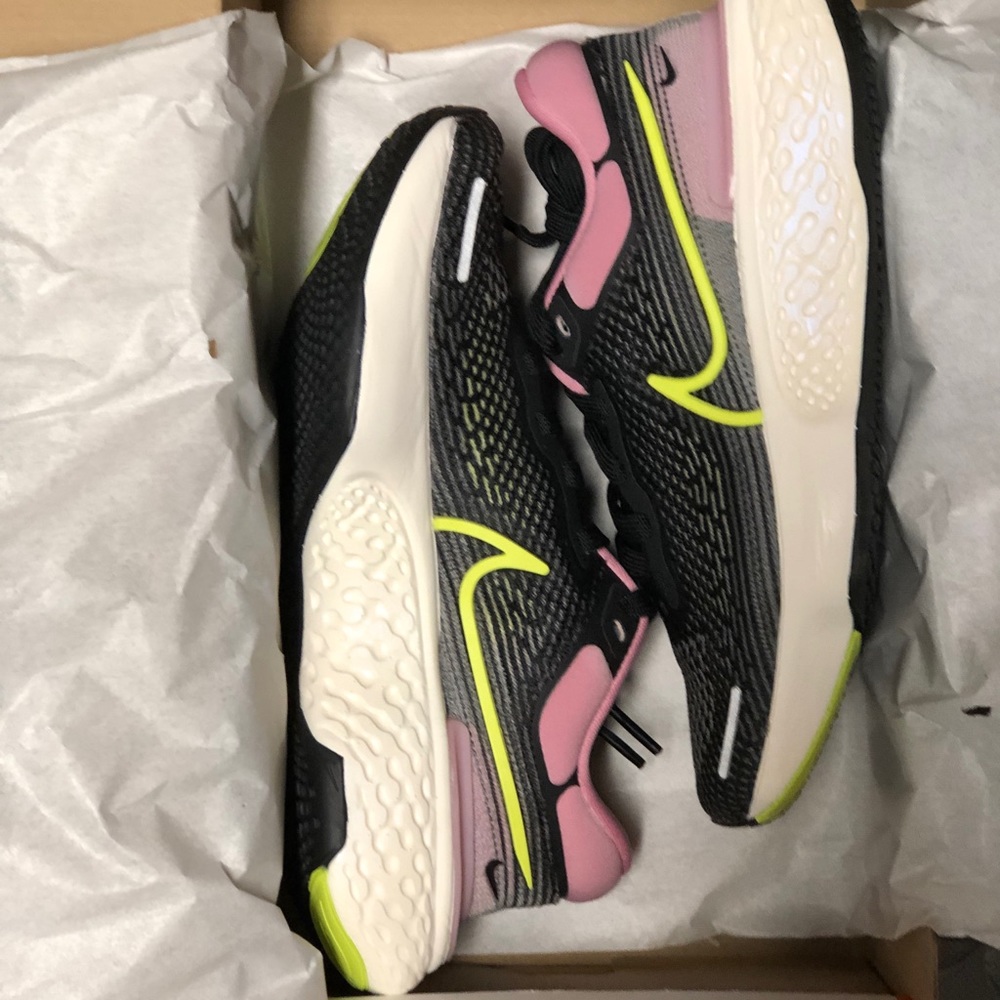 Women’s Nike ZoomX Invincible Run Flyknit Pink CT2229 002 Running Flyknit NEW